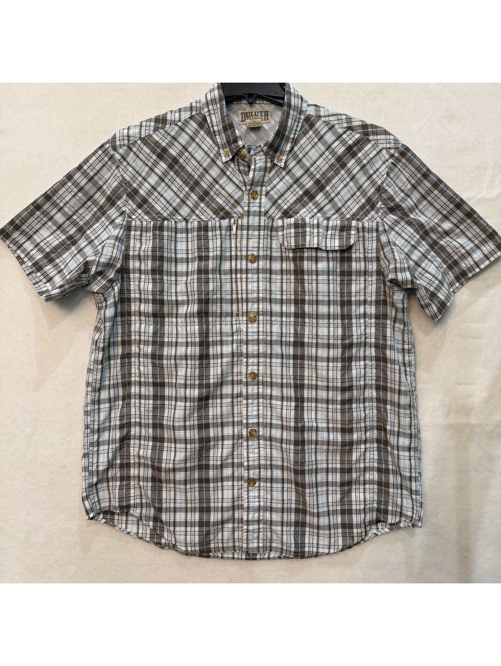 Duluth Trading Co Short Sleeve Vented Button Up Shirt Men's LARGE Pocket Fishing